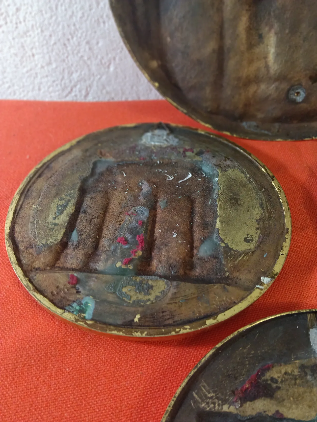 City of Milan medallions in gilded bronze casting, 1980s 2