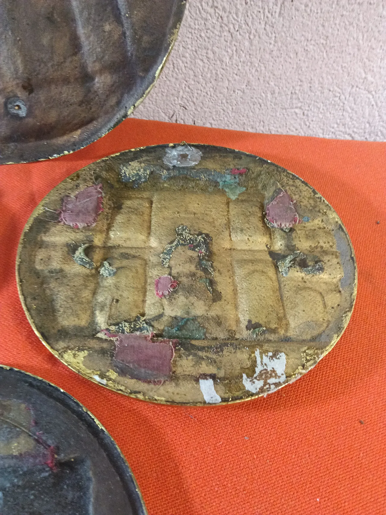 City of Milan medallions in gilded bronze casting, 1980s 3