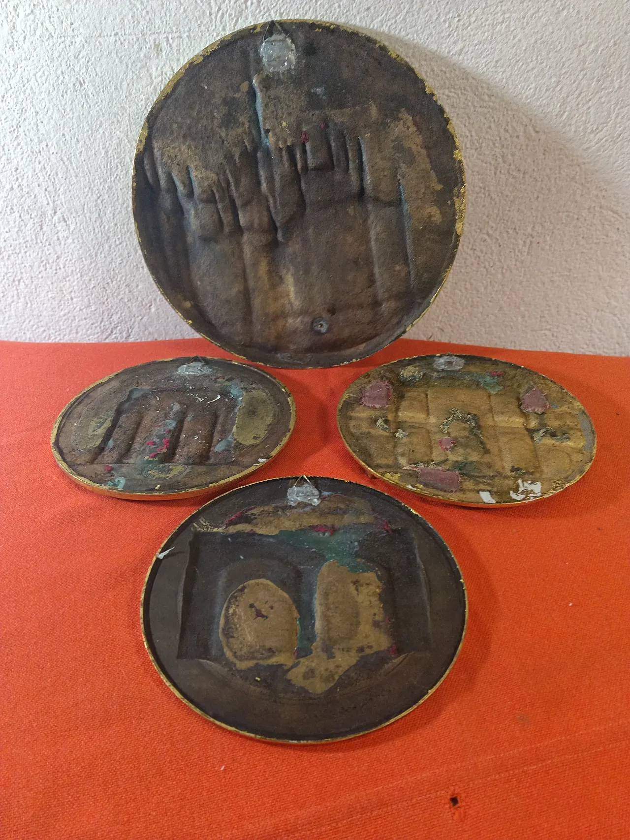 City of Milan medallions in gilded bronze casting, 1980s 5
