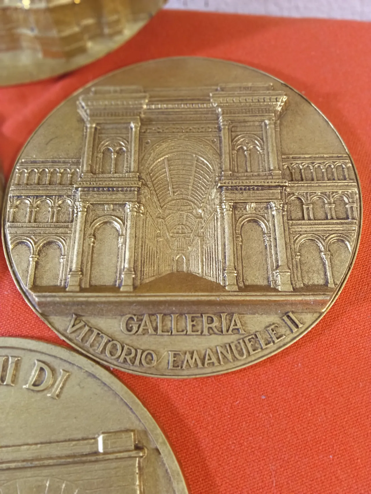 City of Milan medallions in gilded bronze casting, 1980s 7