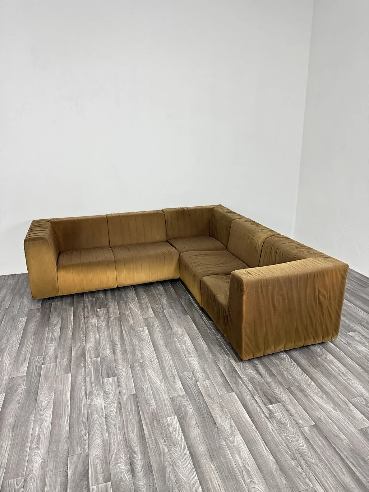Modular Sofa  Beppe Vida “Mister Luna” Le Coquelicot Bologna, 70s 2