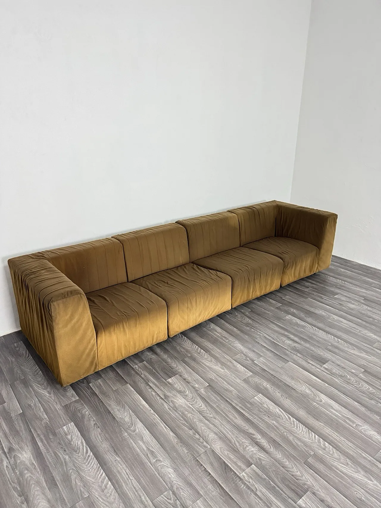 Modular Sofa  Beppe Vida “Mister Luna” Le Coquelicot Bologna, 70s 4