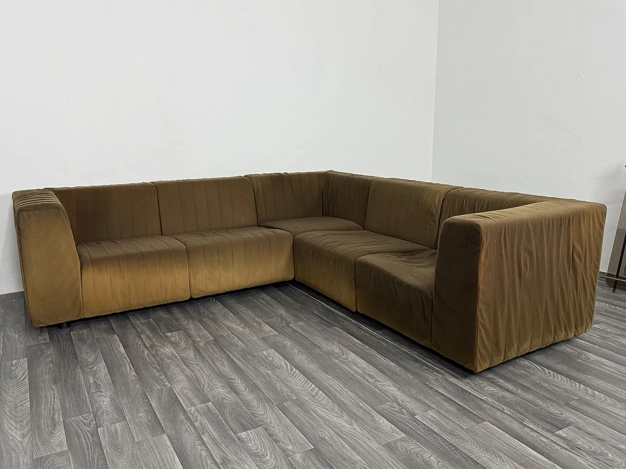 Modular Sofa  Beppe Vida “Mister Luna” Le Coquelicot Bologna, 70s 10