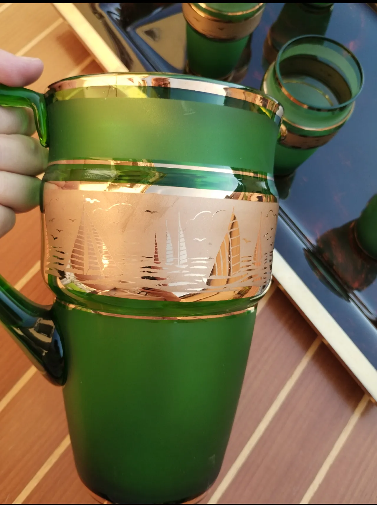 Servizio acqua con caraffa e bicchier verdi e oro, anni '50 5