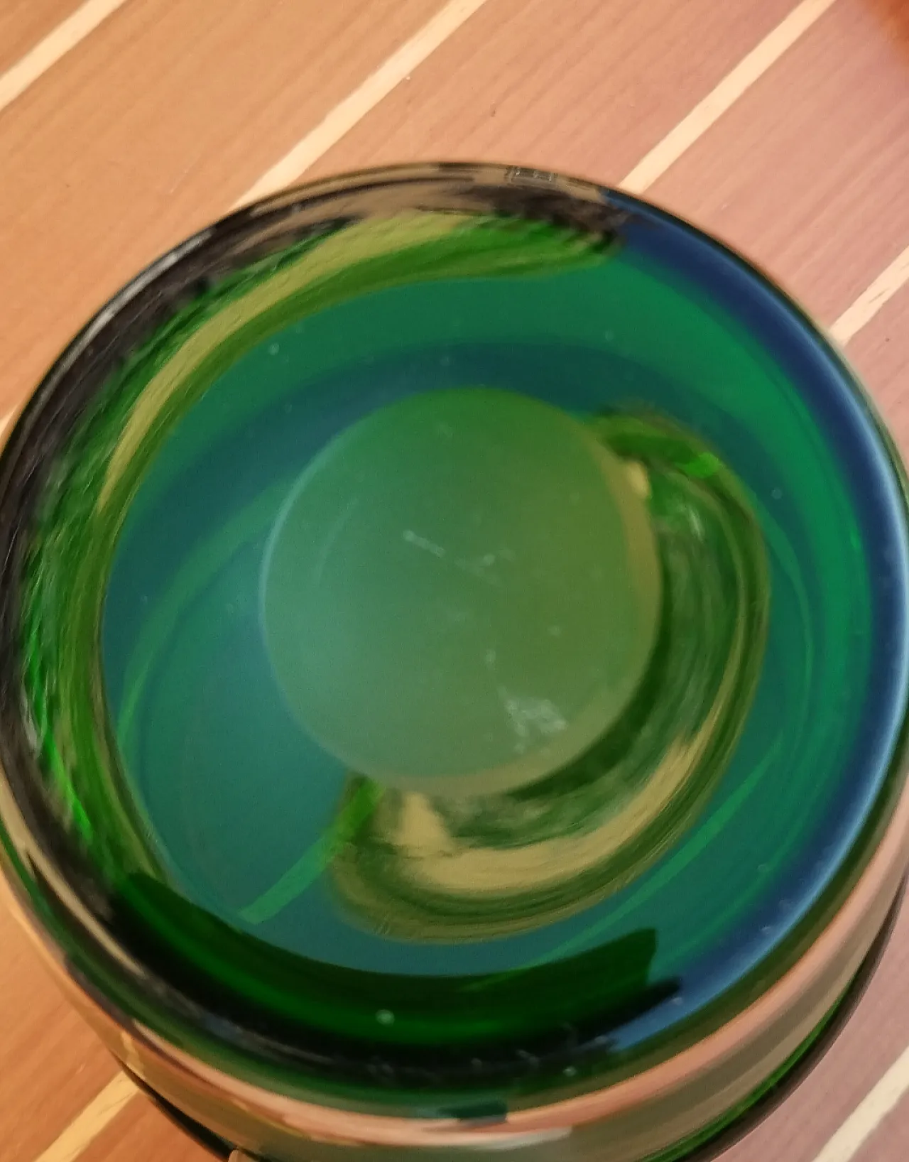 Servizio acqua con caraffa e bicchier verdi e oro, anni '50 7