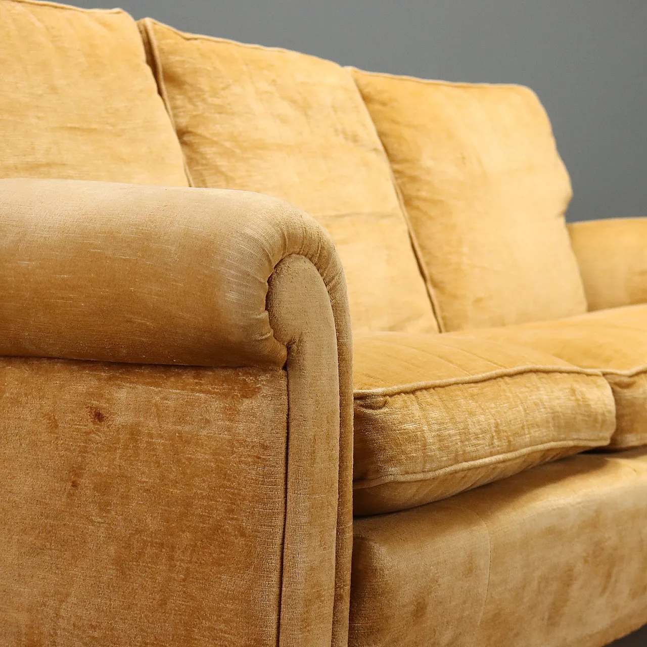 Three seater sofa in velvet, 1950s 5