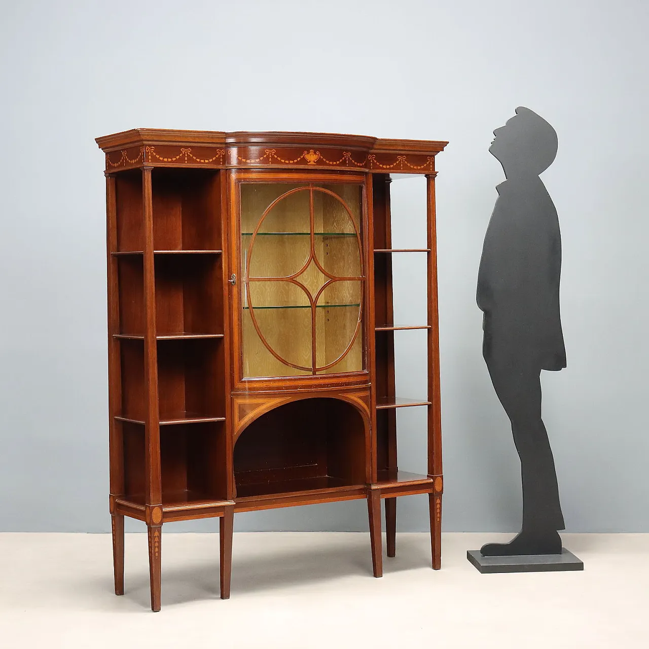 Mahogany display cabinet with maple inlays, 19th century 2
