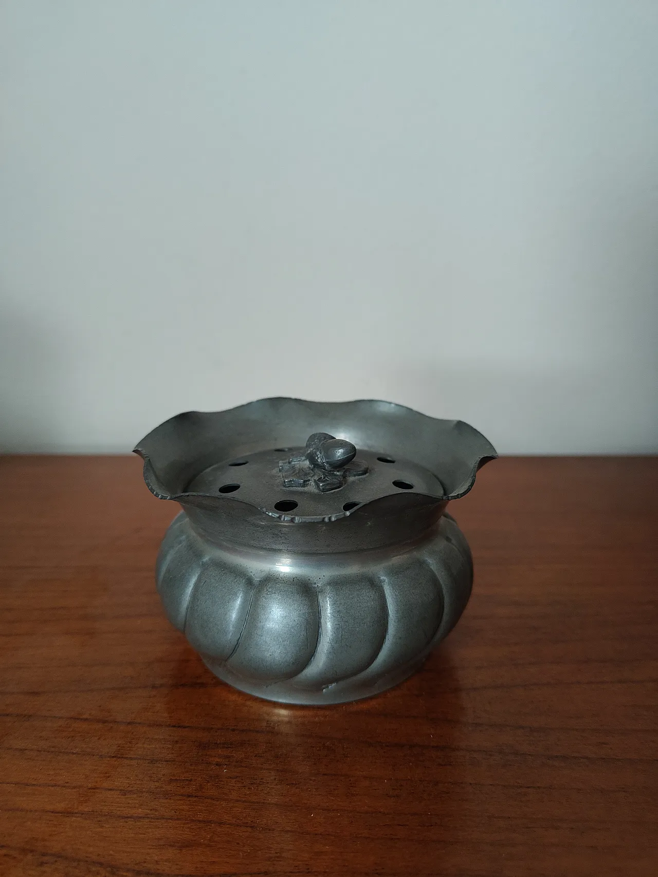 Set of pewter objects 2