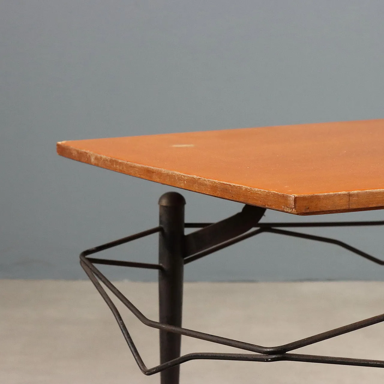Tavolino in teak e metallo laccato, anni '60 4
