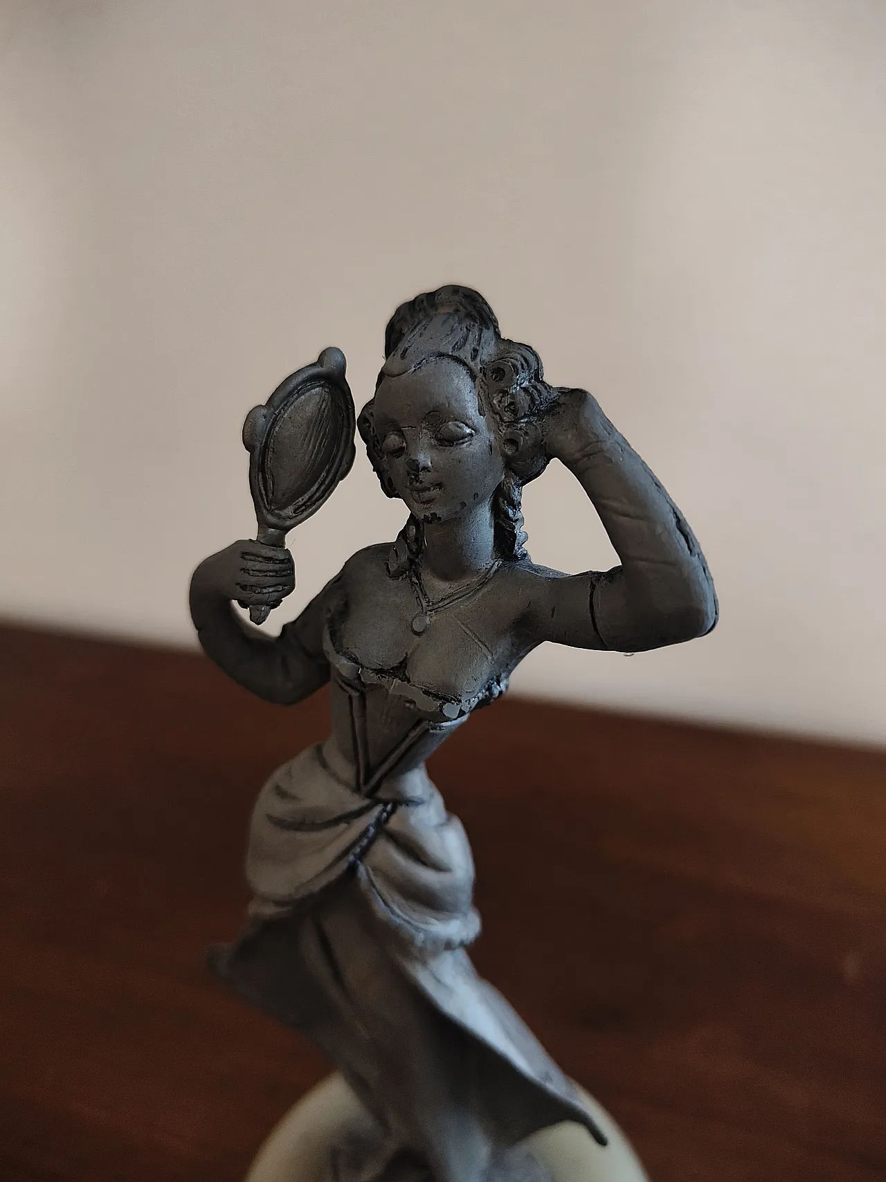 Coppia di statuette in peltro 5