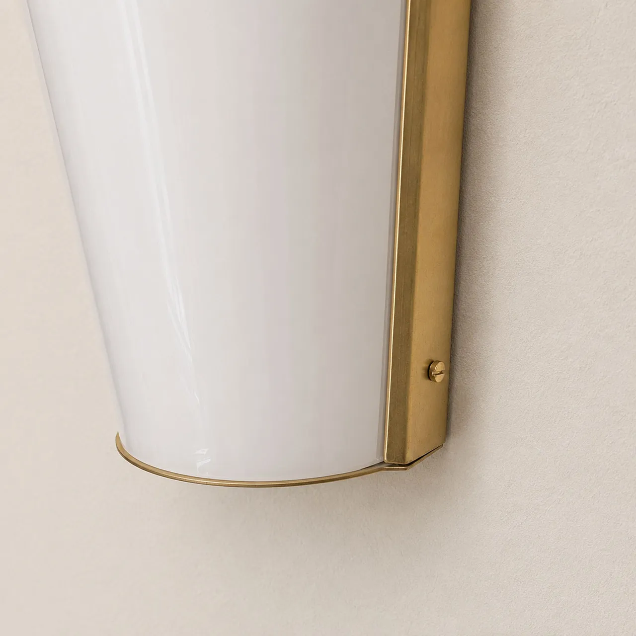 Coppia di appliques in plexiglass e ottone stile Stilux, anni ’70 1