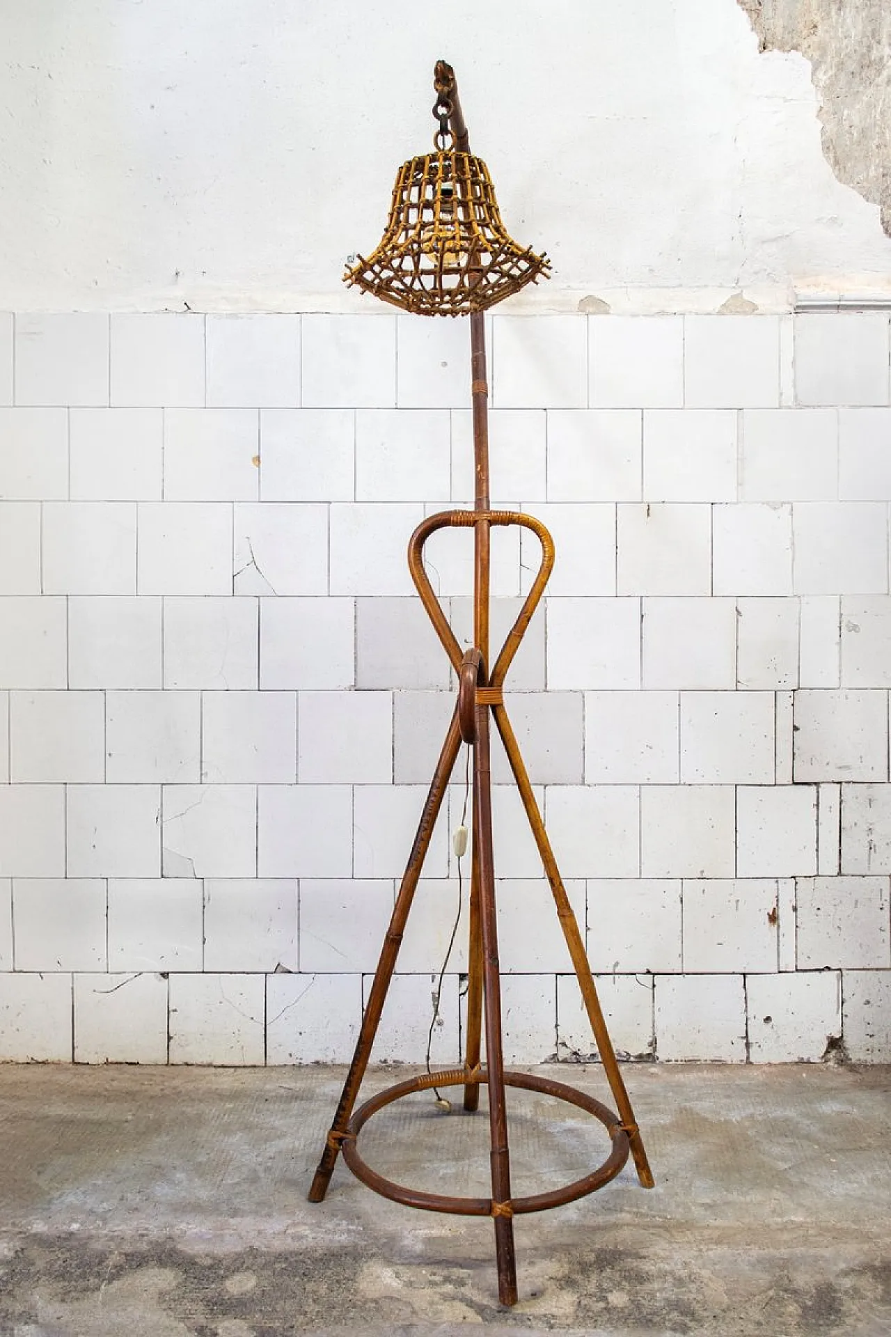 Lampada da terra in vimini e bambù, anni '50 2