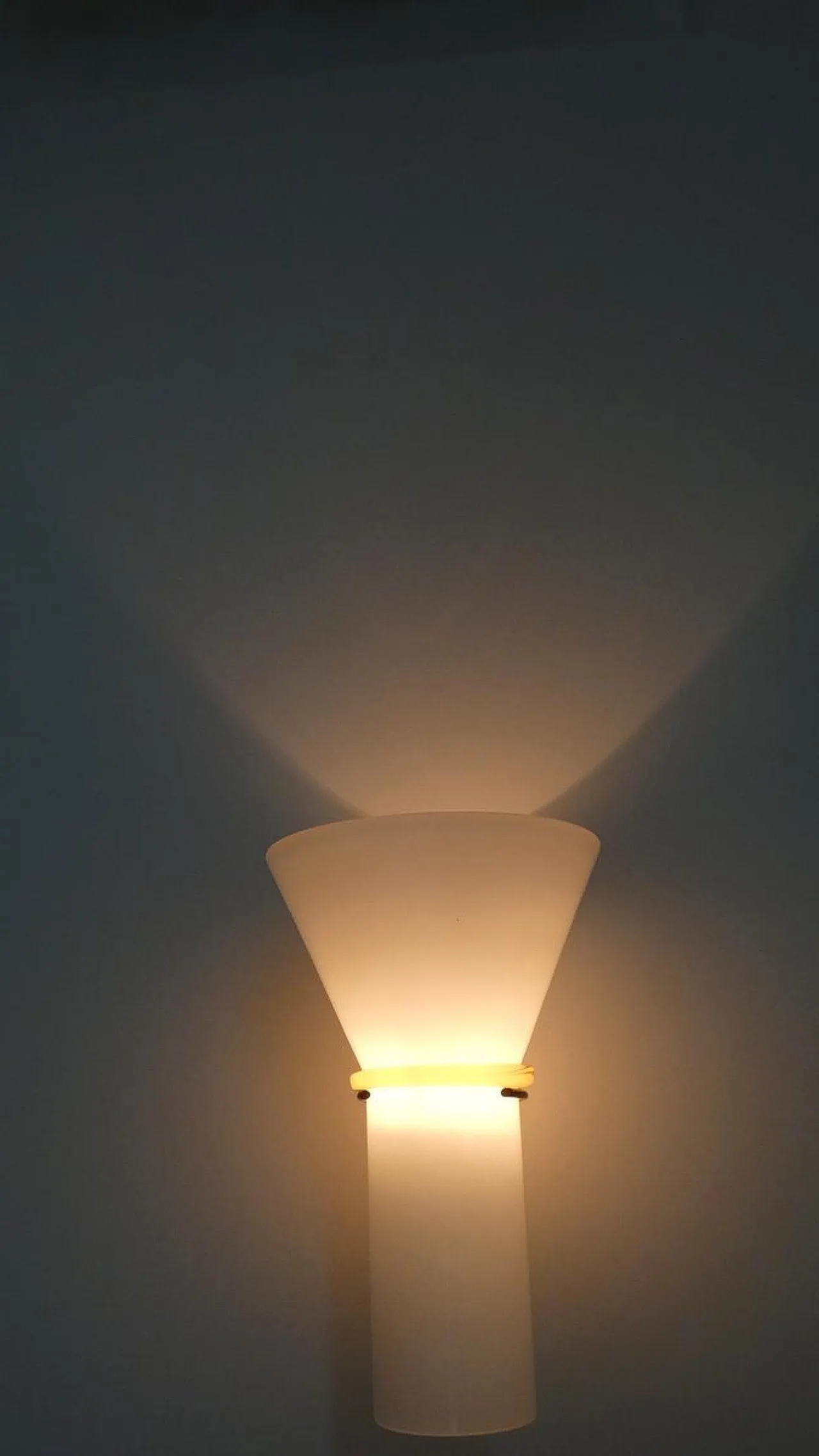 Murano glass wall lamp from Leucos, Italy, 1970s 9