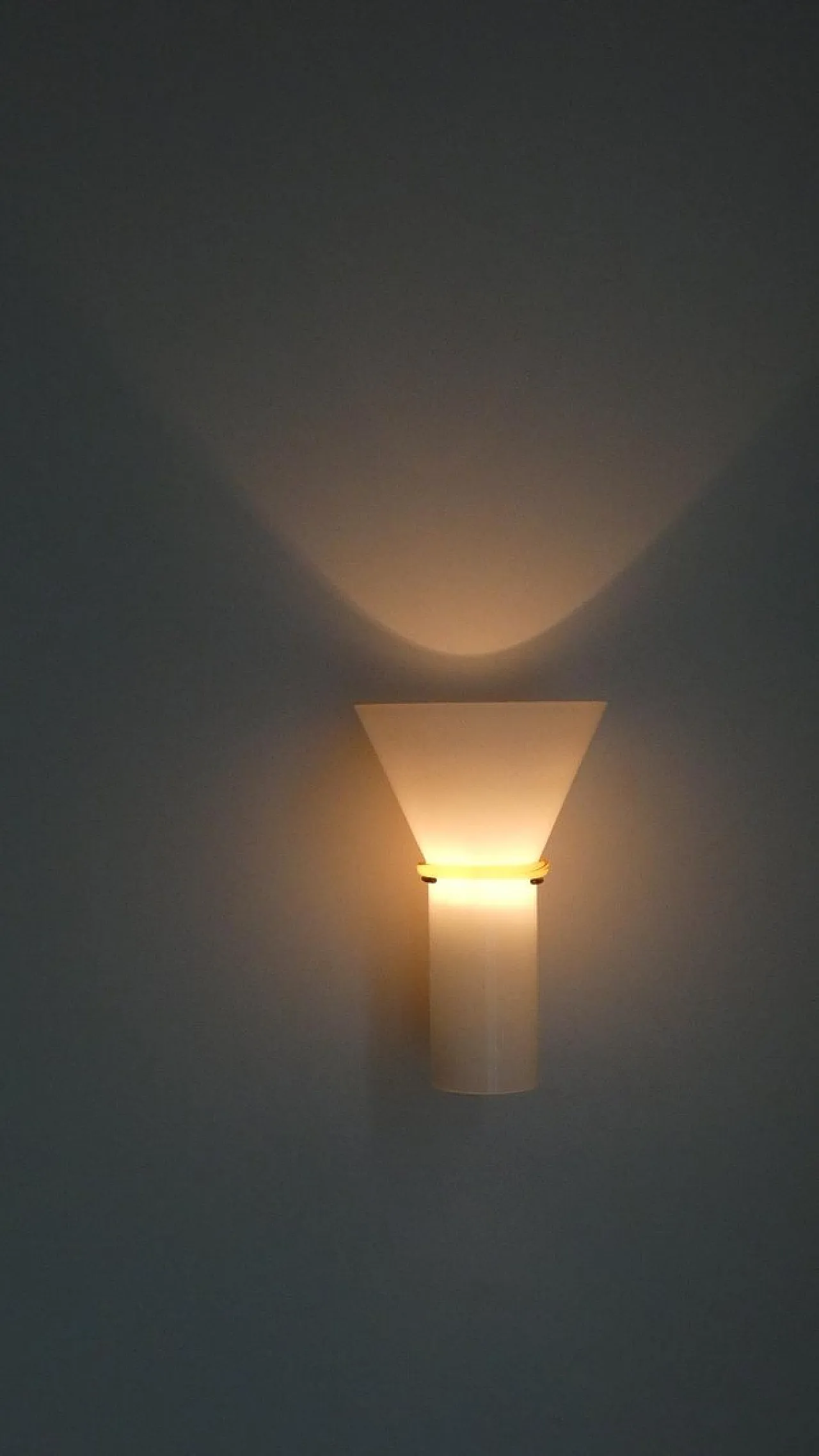 Murano glass wall lamp from Leucos, Italy, 1970s 11
