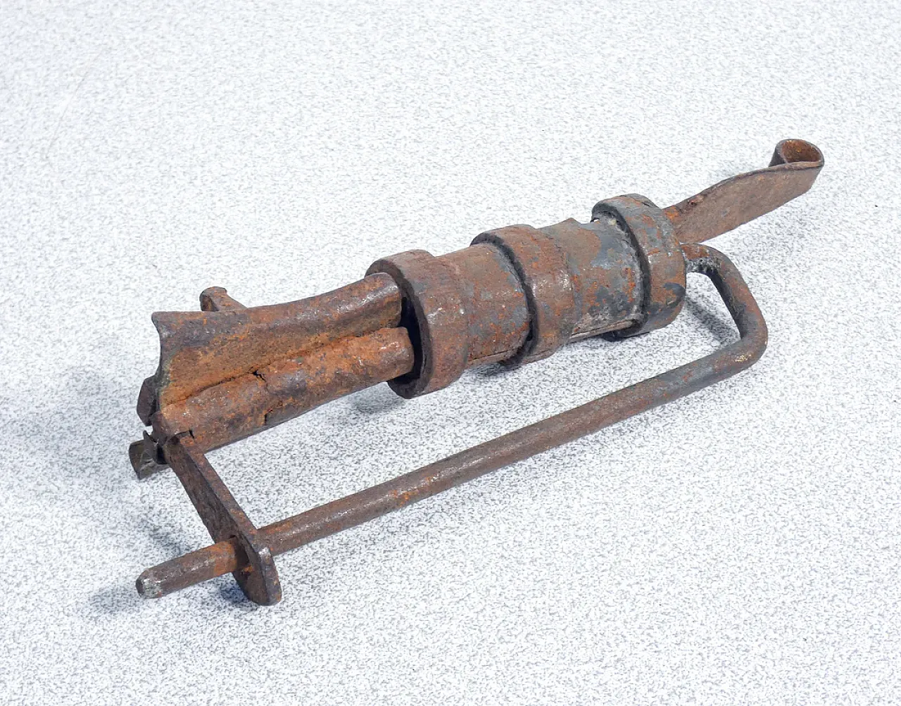 3 Iron locks, 19th century 15