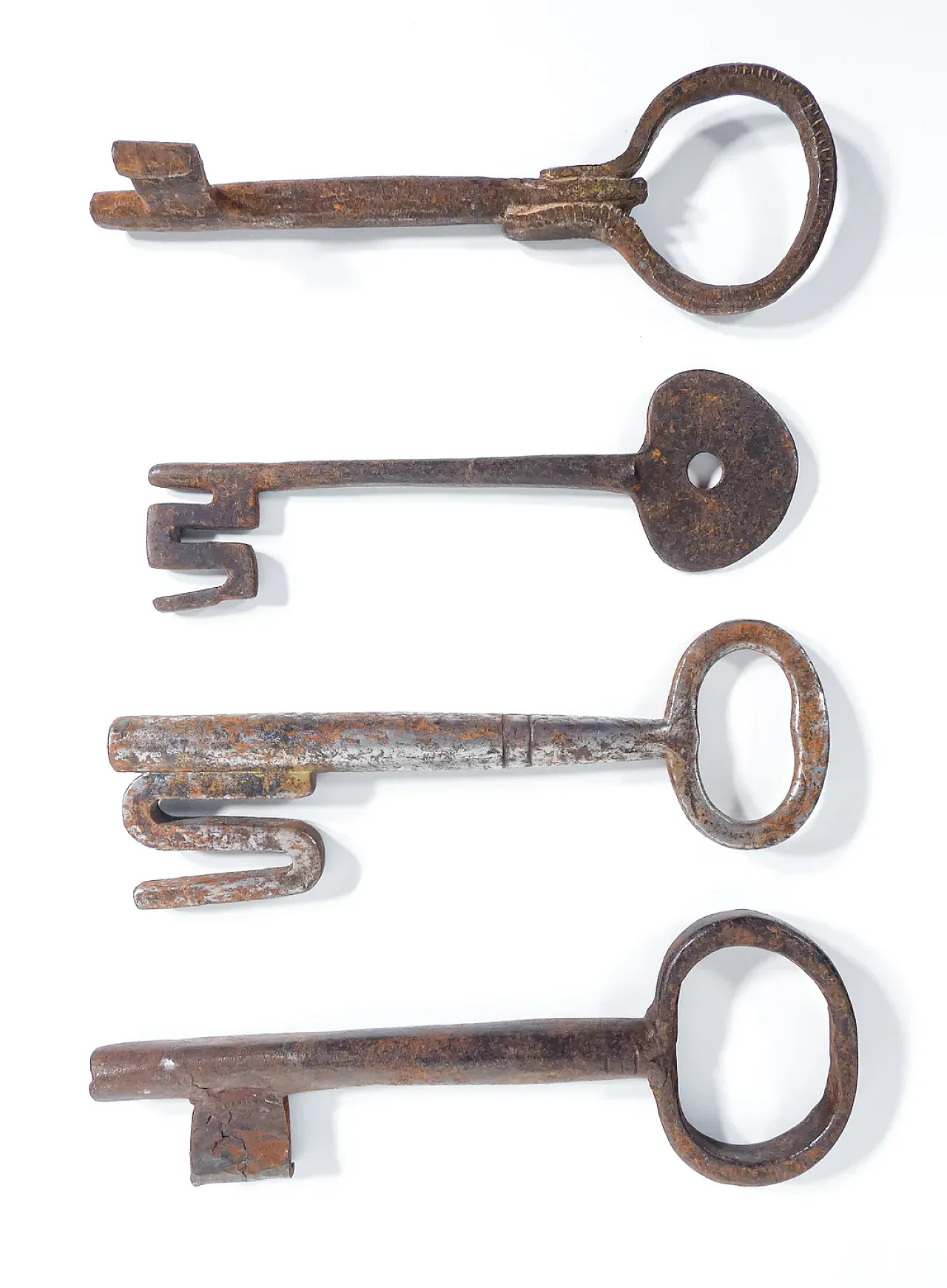 4 Forged and wrought iron keys, 19th century 1