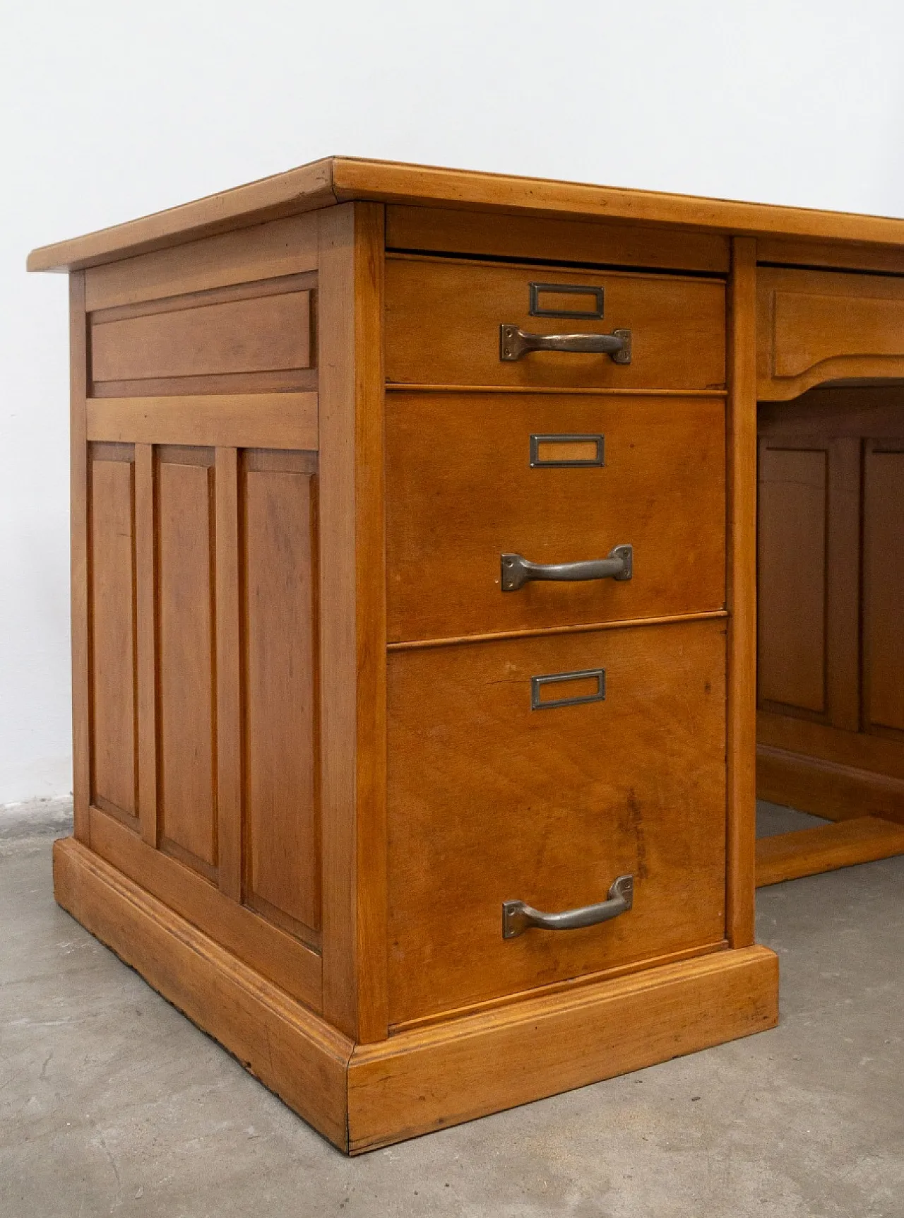 Antonio Ferretti center desk, 1950s 13