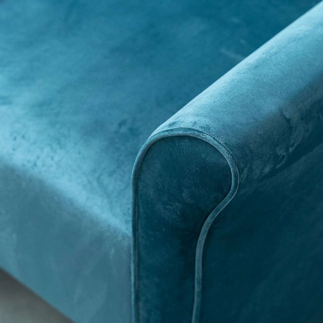 Pair of blue velvet armchairs, 1970s 2