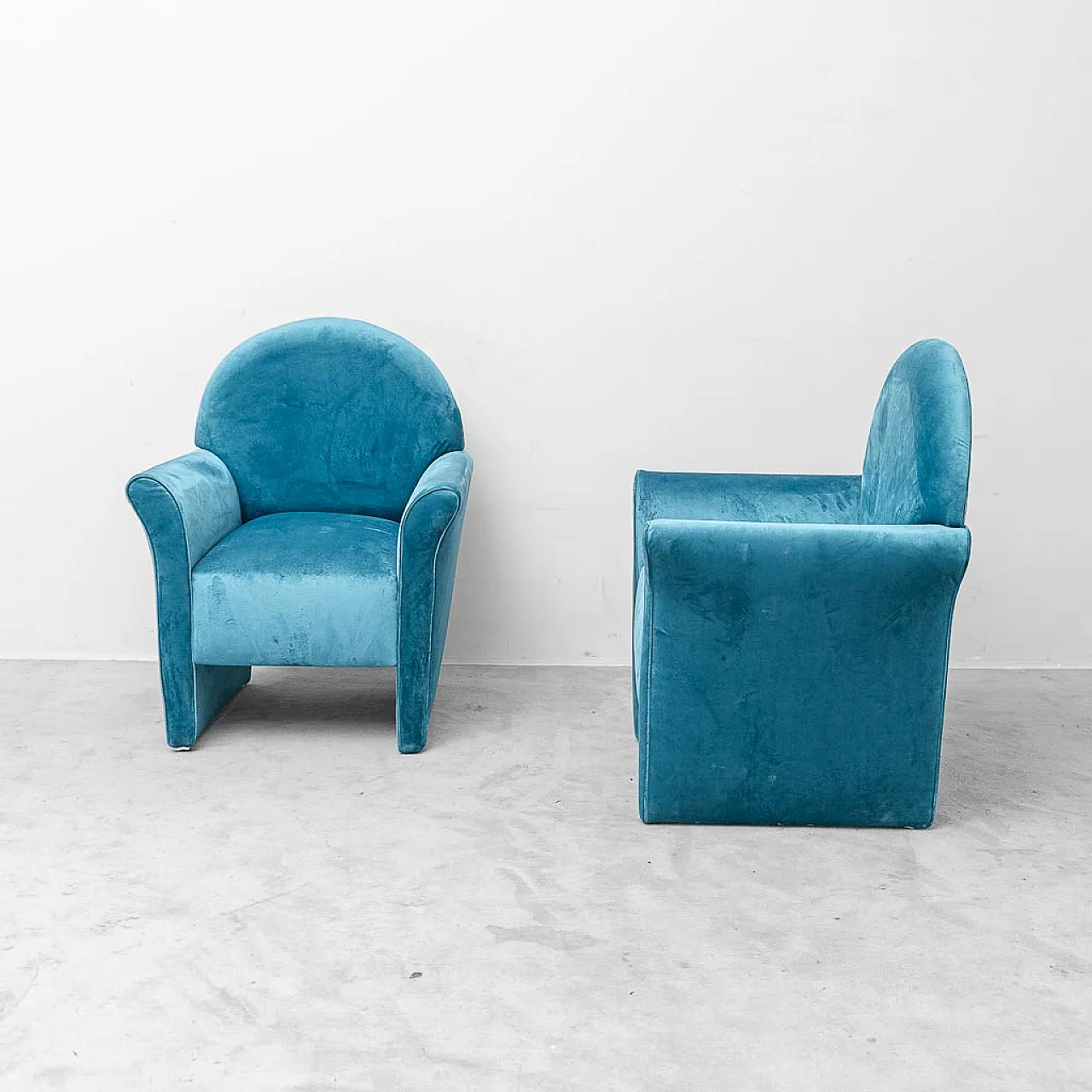 Pair of blue velvet armchairs, 1970s 3