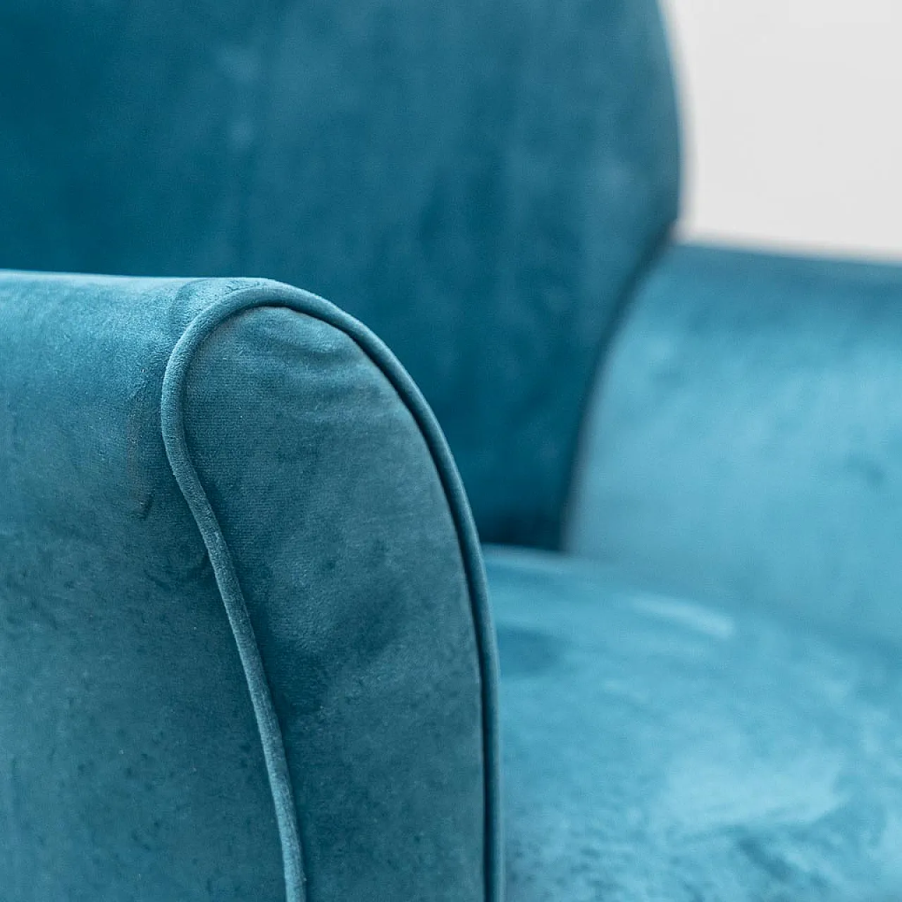 Pair of blue velvet armchairs, 1970s 6