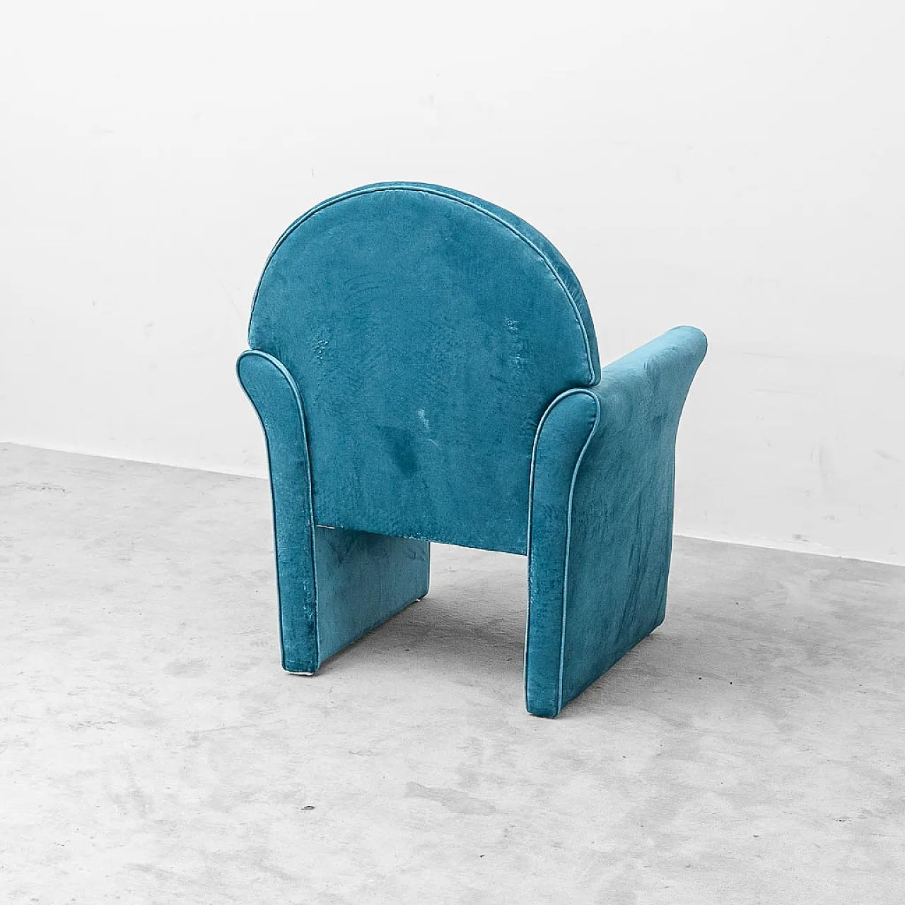 Pair of blue velvet armchairs, 1970s 10