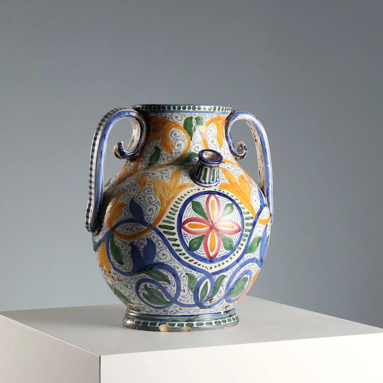 Majolica amphora, 20th century 1