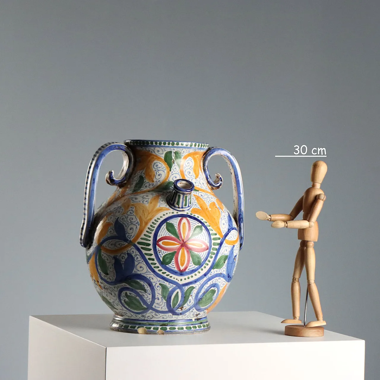 Majolica amphora, 20th century 2