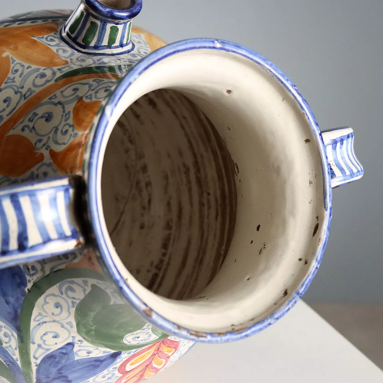 Majolica amphora, 20th century 10