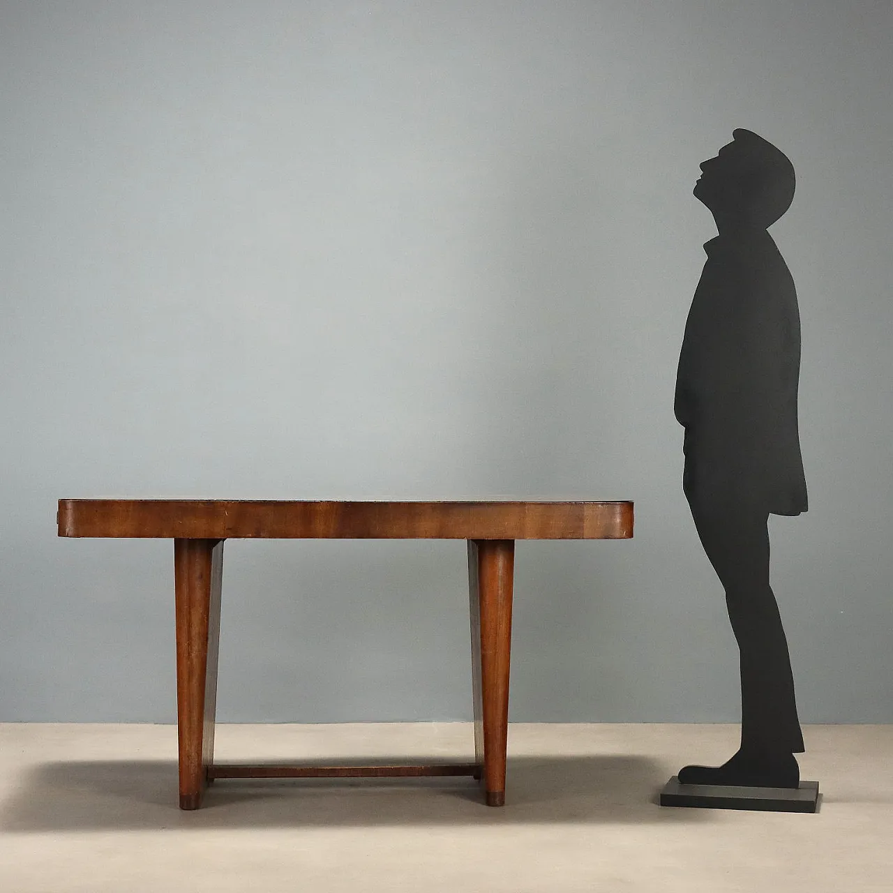 Table in briarwood veneer, 1940s 2