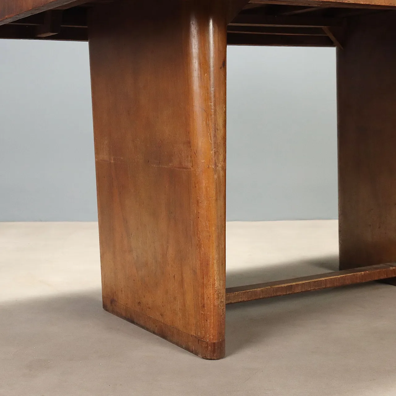 Table in briarwood veneer, 1940s 6