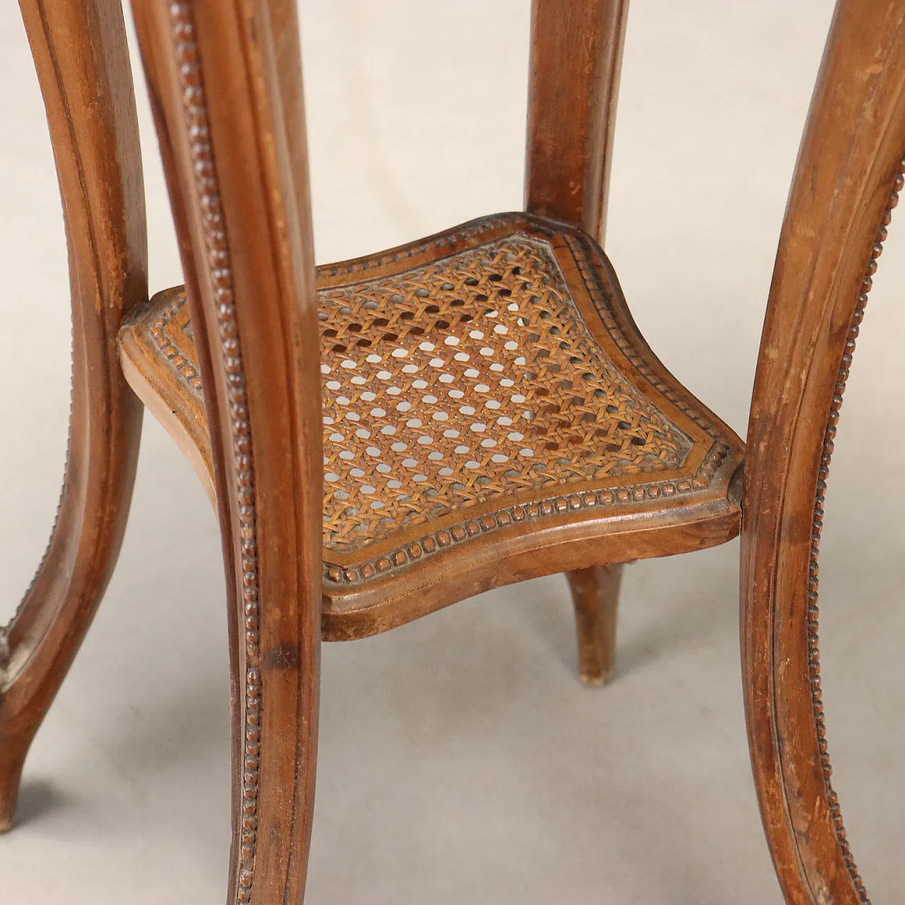 Carved walnut vase holder, late 19th century 5