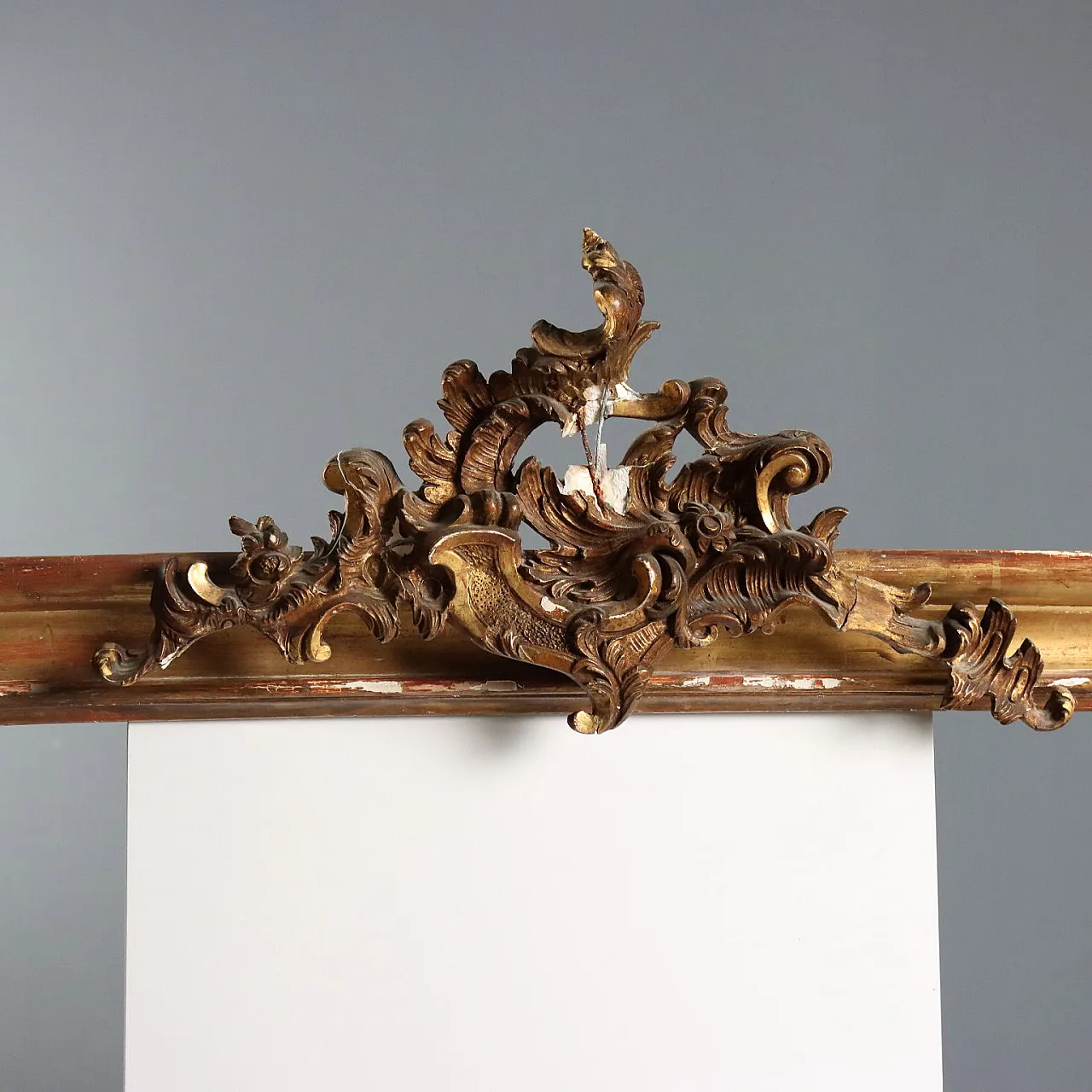 Valance in golden wood with rocaille carving, 19th century 3