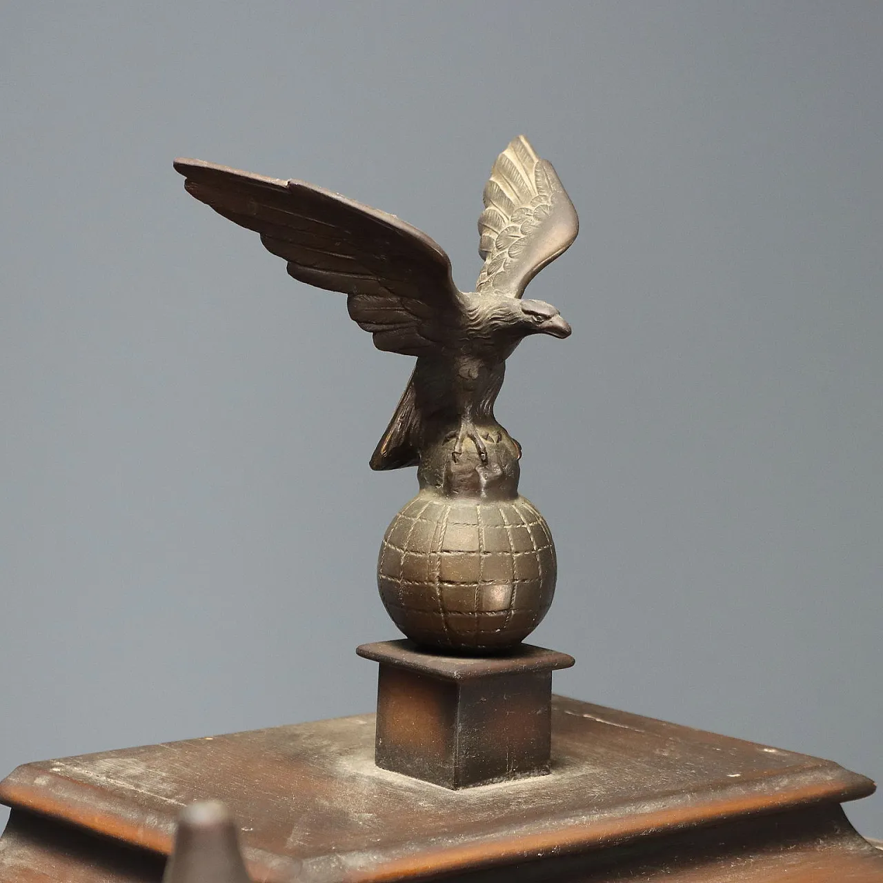 Walt pendulum clock in painted wood, 20th century 4