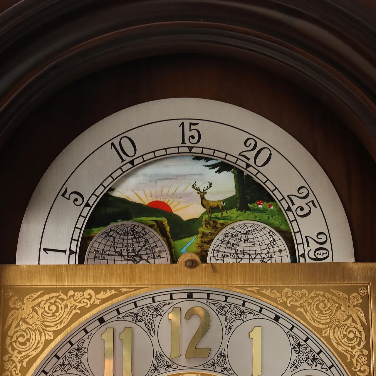 Walt pendulum clock in painted wood, 20th century 8