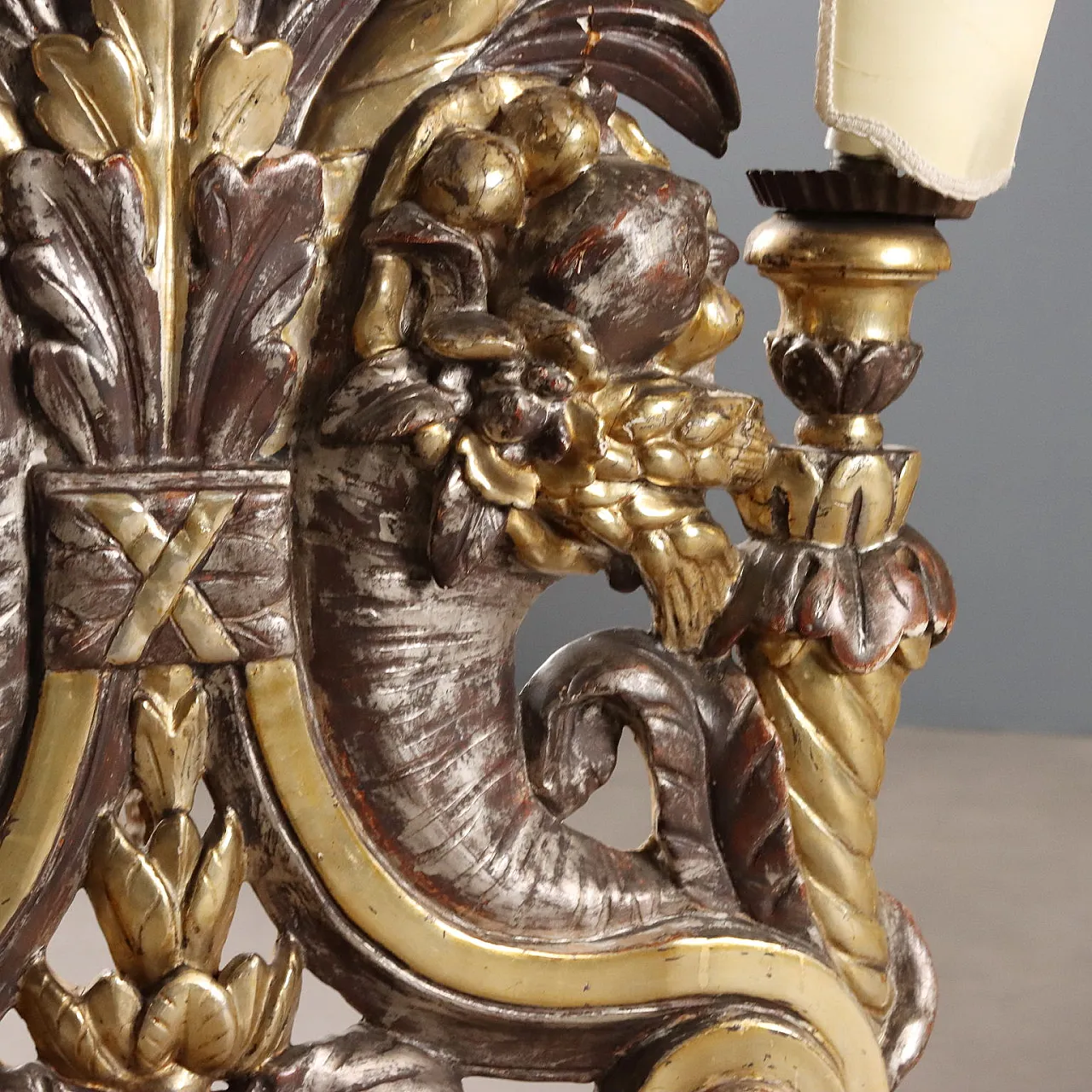 Pair of Baroque carved wooden torch holders, 18th century 6