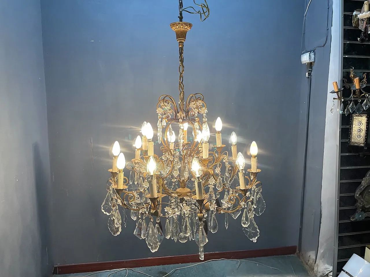 Lampadario grande fiorentino con fiori in vetro di Murano, Italia, anni '50 3