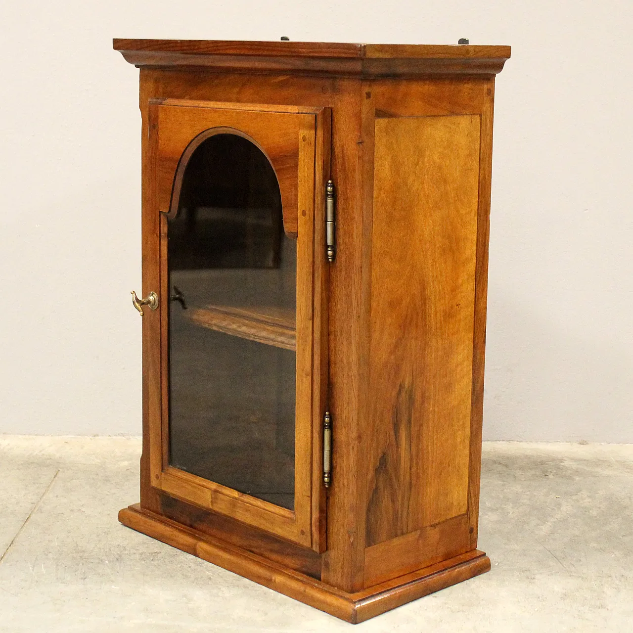 Hanging glass display cabinet in 19th century walnut 3
