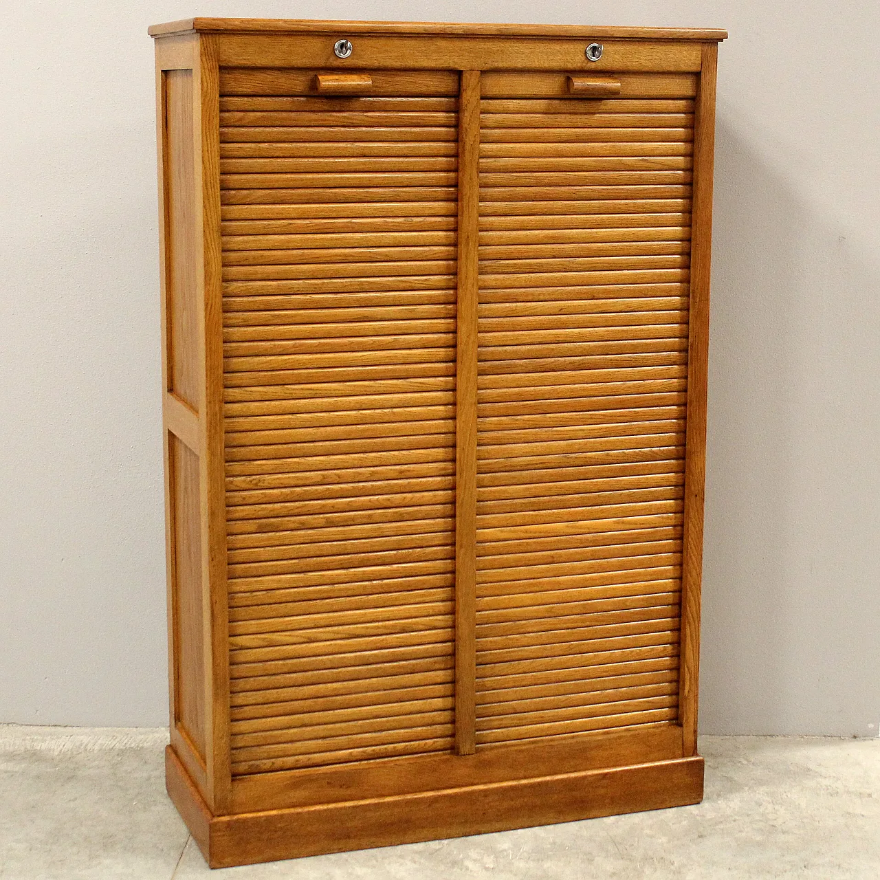 Filing cabinet with oak archive filing shutter, early 1900s 1