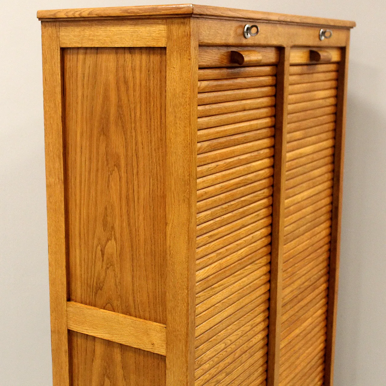 Filing cabinet with oak archive filing shutter, early 1900s 9