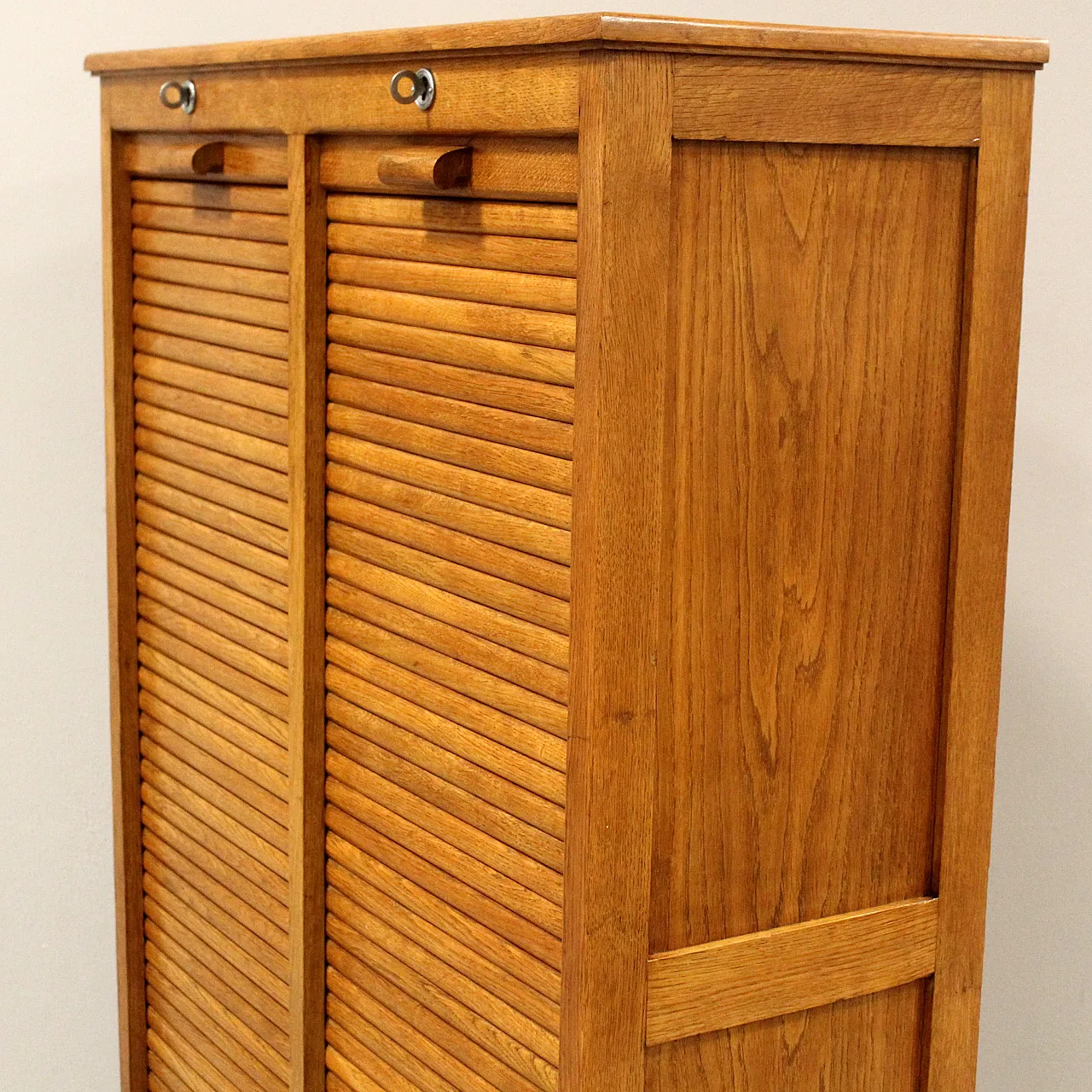 Filing cabinet with oak archive filing shutter, early 1900s 10