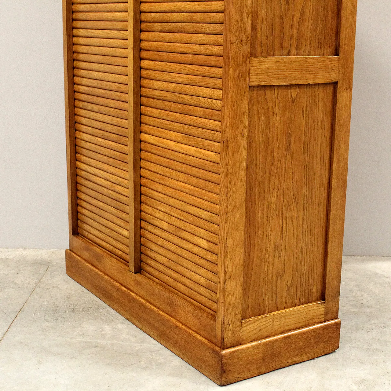Filing cabinet with oak archive filing shutter, early 1900s 12