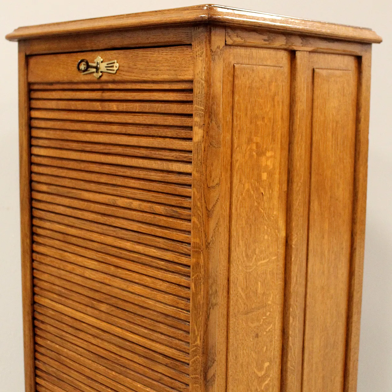 Filing cabinet with oak archive filing shutter, early 1900s 14