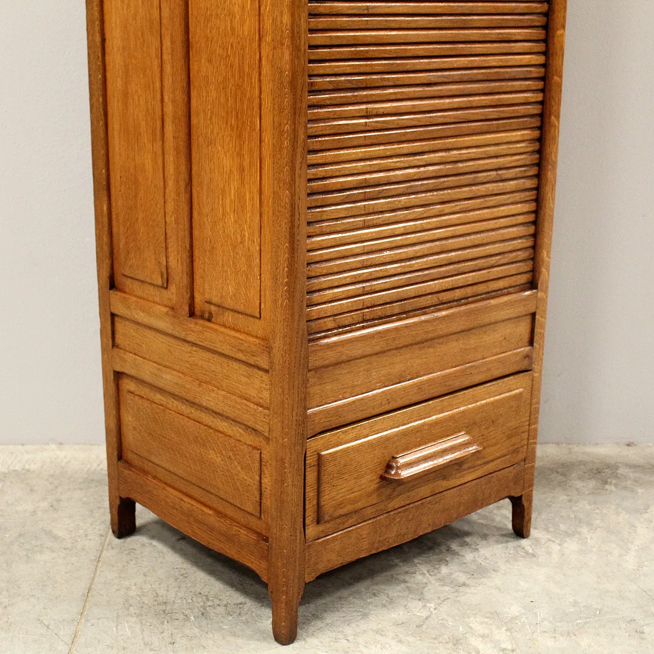 Filing cabinet with oak archive filing shutter, early 1900s 15