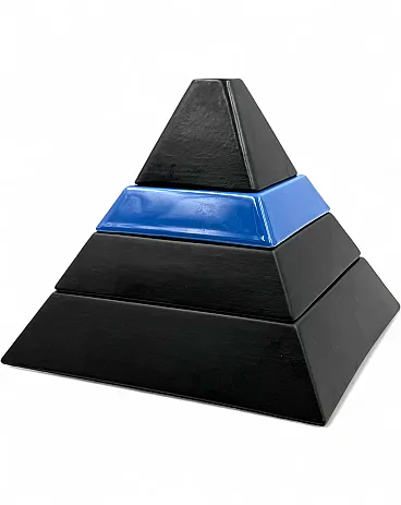 Pyramid-shaped ceramic centrepiece, Amalgames France 1980