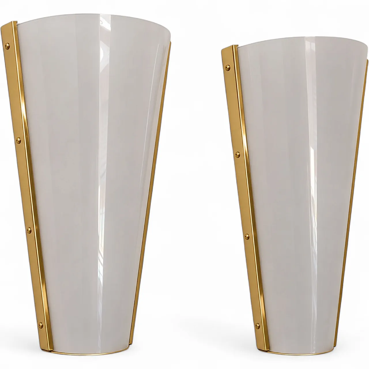 Coppia di appliques in plexiglass e ottone stile Stilux, anni ’70 9