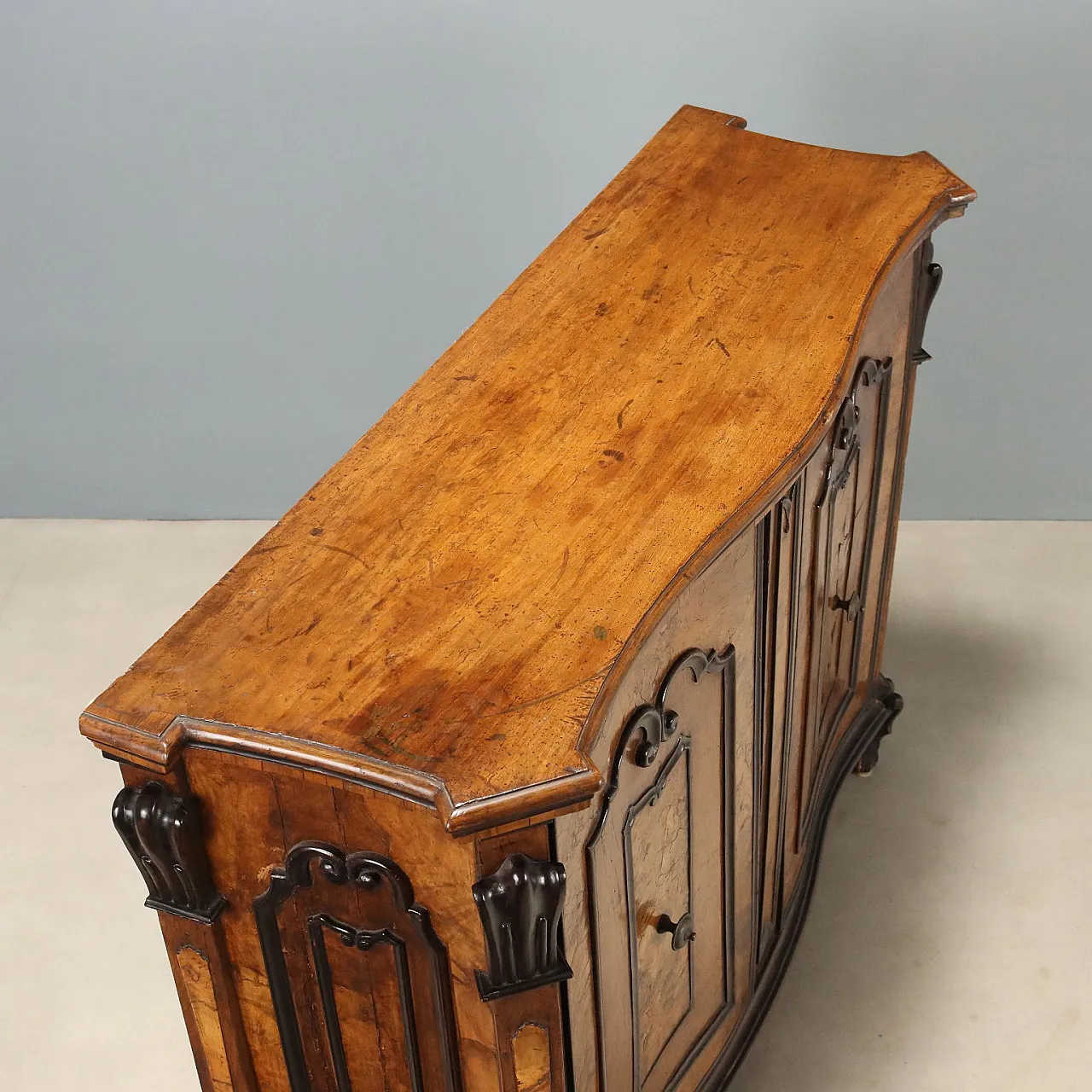Lombard Baroque sideboard, 18th century 10