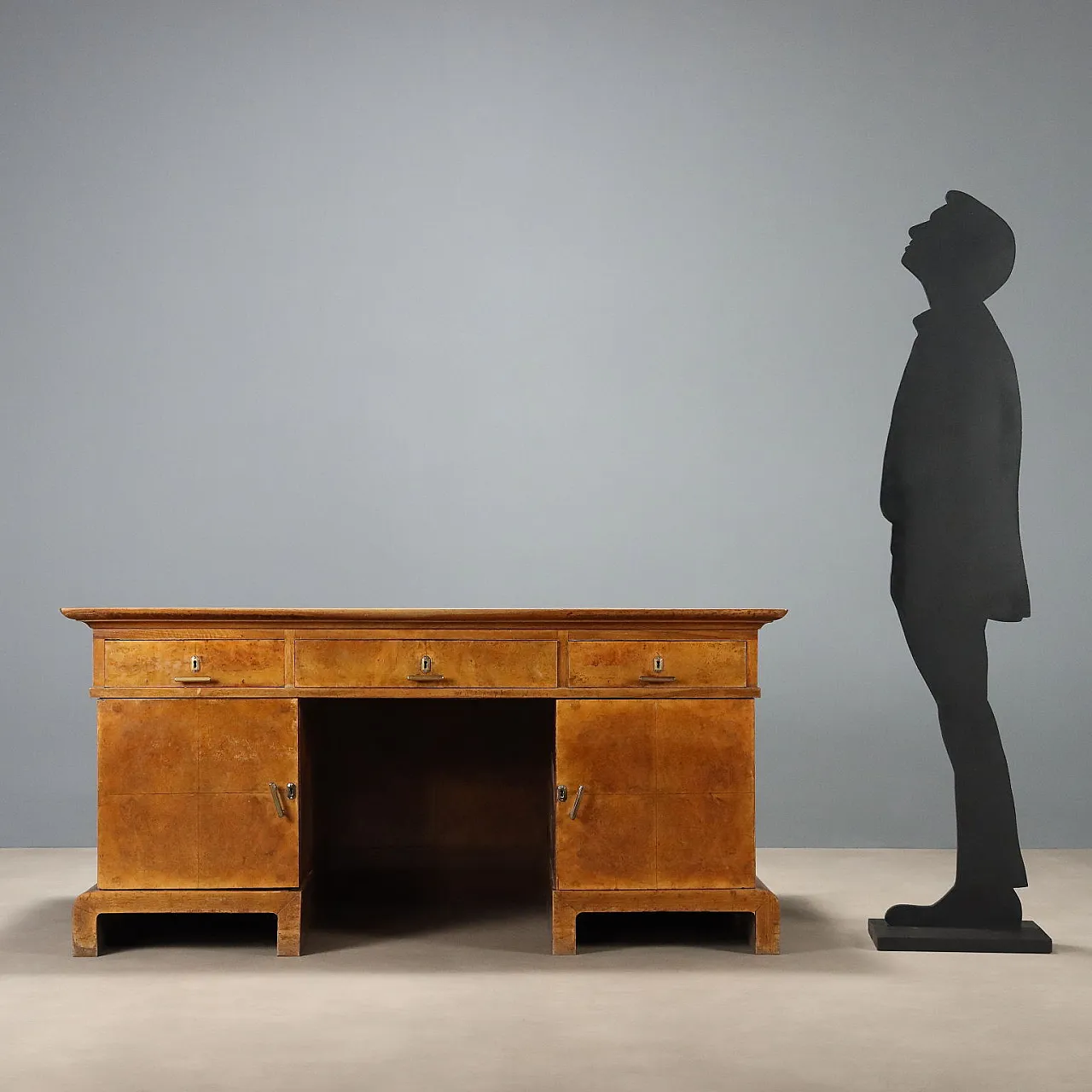 Art Deco desk in walnut and walnut root, late 20th century 3