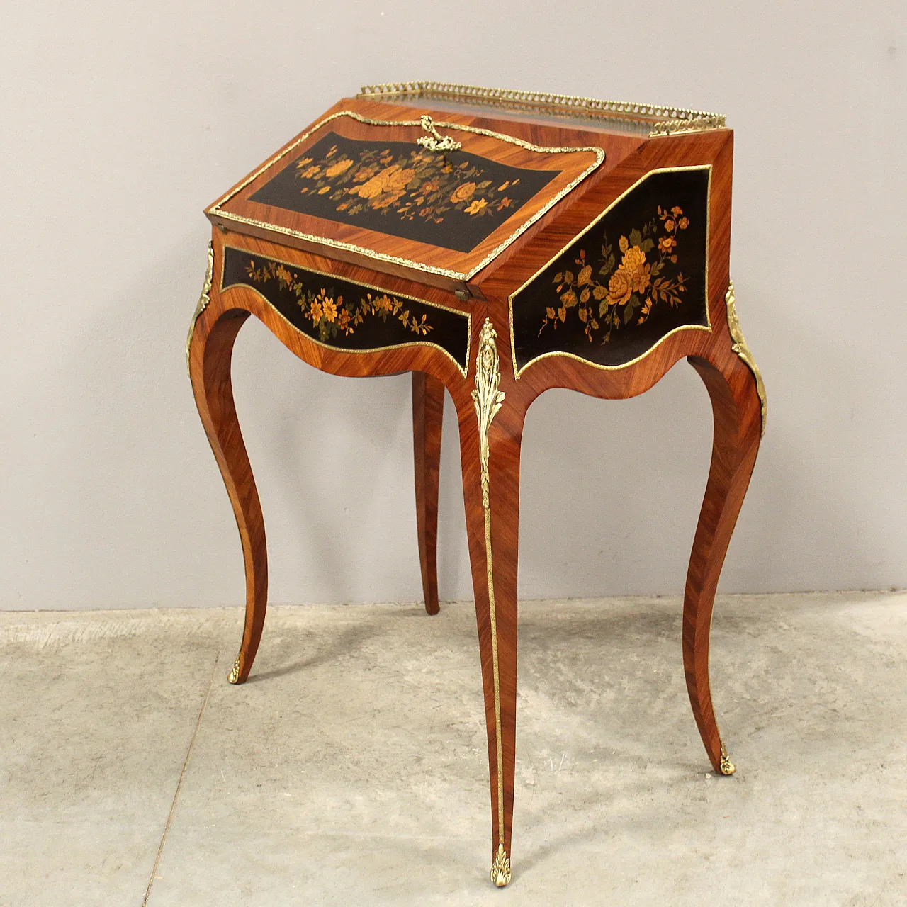 Napoleon III inlaid desk flap from the 19th century 3