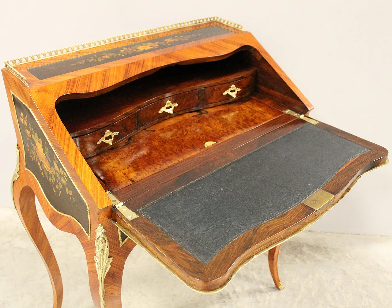 Napoleon III inlaid desk flap from the 19th century 12