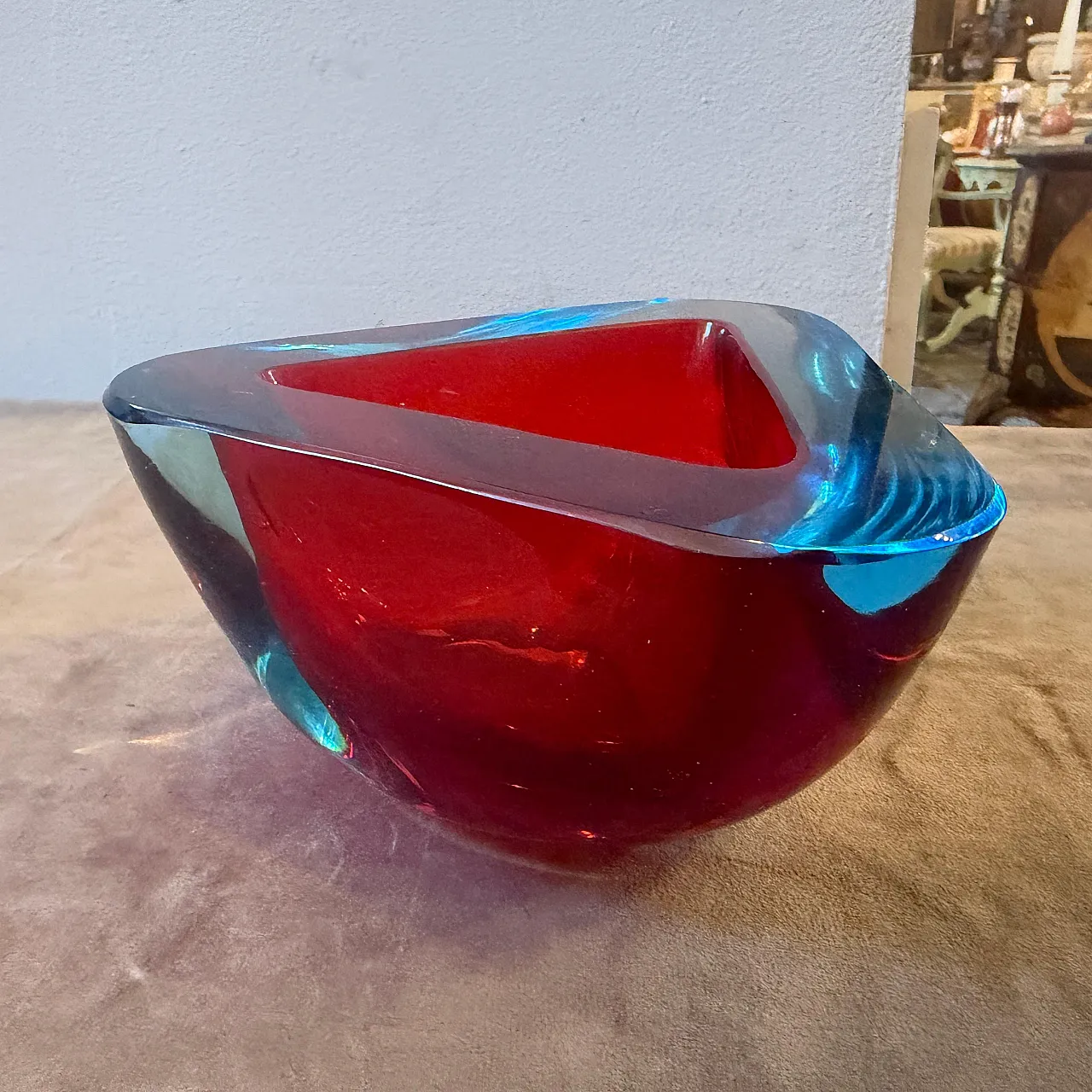 Seguso Space Age Sommerso red and blue Murano glass bowl, 1970s 5